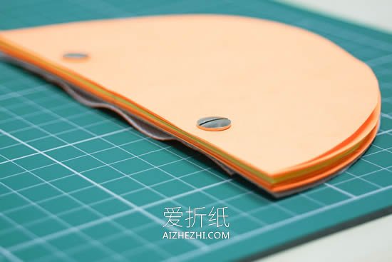 怎么自制笔记本的方法 皮革封面橙子本子制作- www.aizhezhi.com
