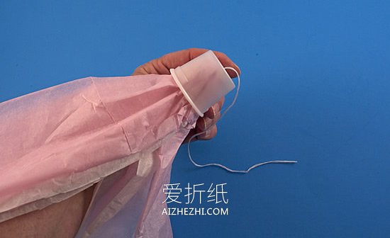 怎么简单做水母挂饰 儿童塑料杯手工制作水母- www.aizhezhi.com