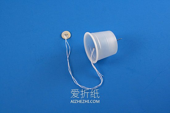 怎么简单做水母挂饰 儿童塑料杯手工制作水母- www.aizhezhi.com