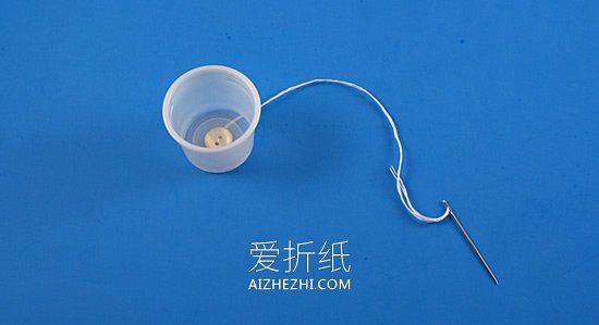 怎么简单做水母挂饰 儿童塑料杯手工制作水母- www.aizhezhi.com