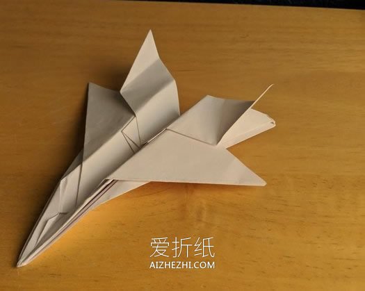 怎么折纸F-15战斗机 手工F15战机的折法图解- www.aizhezhi.com