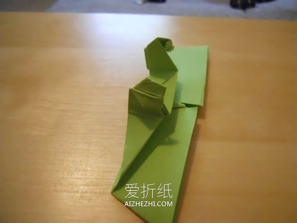 怎么折纸双翼飞机图解 手工多翼飞机的折法- www.aizhezhi.com