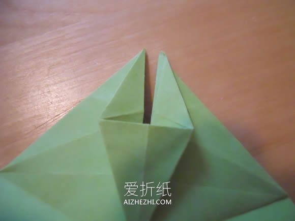 怎么折纸双翼飞机图解 手工多翼飞机的折法- www.aizhezhi.com