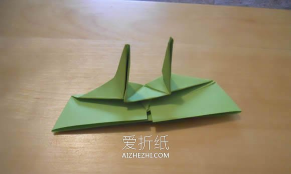 怎么折纸双翼飞机图解 手工多翼飞机的折法- www.aizhezhi.com