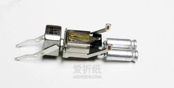 怎么用旧零件做机器人 电子产品制作机器人模型- www.aizhezhi.com