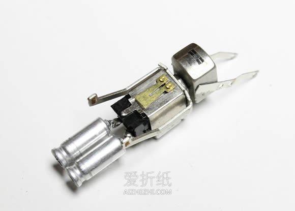 怎么用旧零件做机器人 电子产品制作机器人模型- www.aizhezhi.com