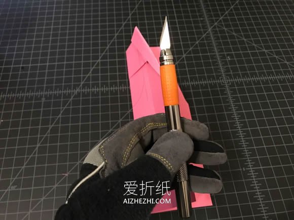 怎么做火烈鸟纸飞机 卡纸制作可以飞的火烈鸟- www.aizhezhi.com