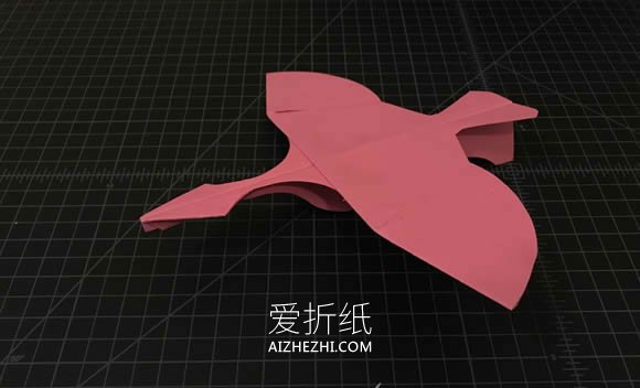 怎么做火烈鸟纸飞机 卡纸制作可以飞的火烈鸟- www.aizhezhi.com