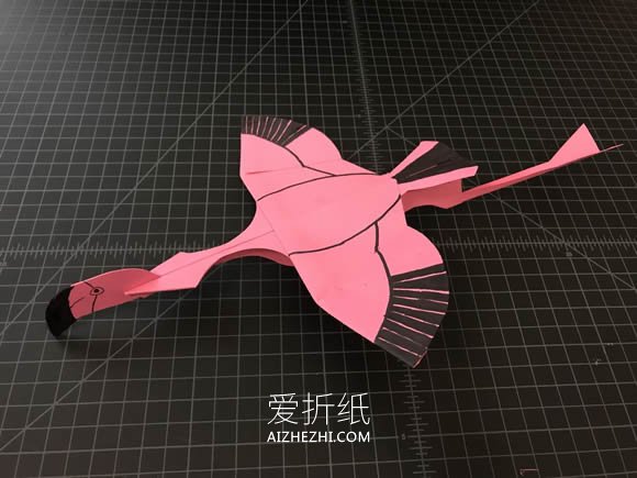 怎么做火烈鸟纸飞机 卡纸制作可以飞的火烈鸟- www.aizhezhi.com