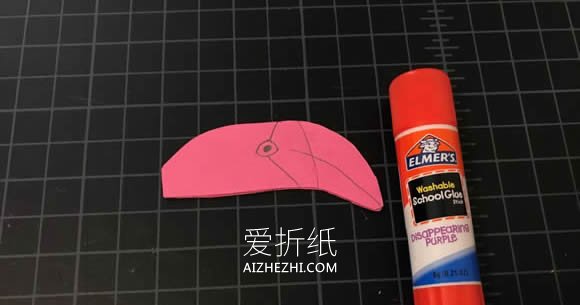 怎么做火烈鸟纸飞机 卡纸制作可以飞的火烈鸟- www.aizhezhi.com