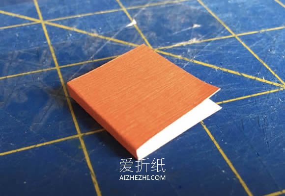 怎么做迷你书柜的方法 木板手工制作书柜模型- www.aizhezhi.com