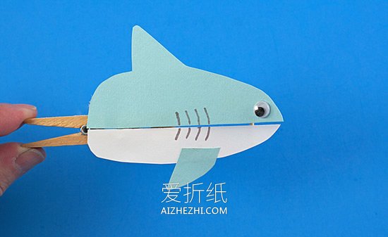 怎么做木夹子鲨鱼玩具 衣夹手工制作儿童玩具- www.aizhezhi.com