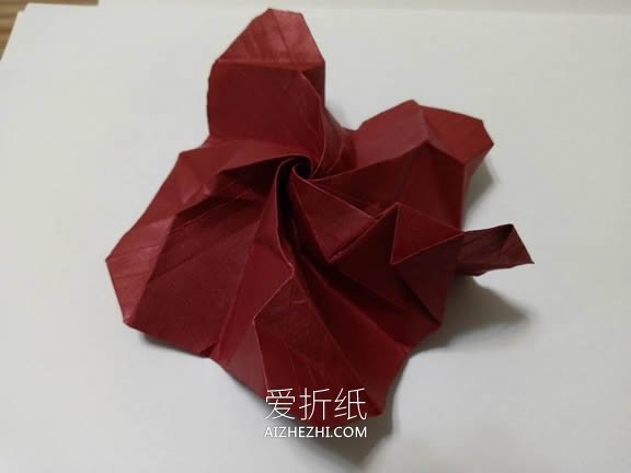 怎么折纸玫瑰花和花萼 手工制作玫瑰发箍做法- www.aizhezhi.com