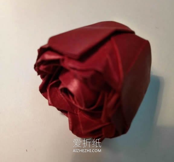 怎么折纸玫瑰花和花萼 手工制作玫瑰发箍做法- www.aizhezhi.com