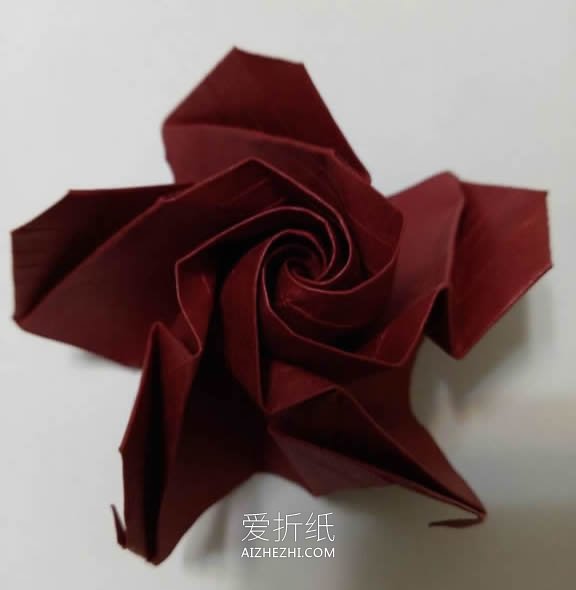 怎么折纸玫瑰花和花萼 手工制作玫瑰发箍做法- www.aizhezhi.com