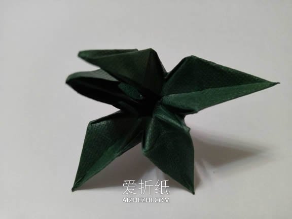 怎么折纸玫瑰花和花萼 手工制作玫瑰发箍做法- www.aizhezhi.com