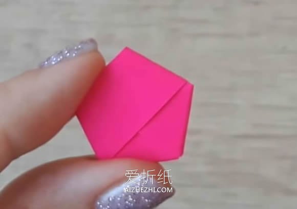 怎么用长条纸折纸立体五角星的折法图解- www.aizhezhi.com