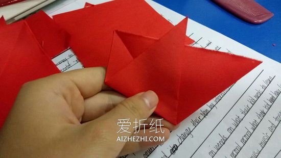 怎么手工剪纸春节花朵窗花的剪法图解- www.aizhezhi.com