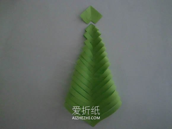 怎么手工剪纸做圣诞树的方法图解- www.aizhezhi.com