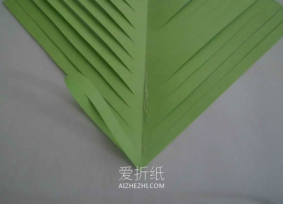 怎么手工剪纸做圣诞树的方法图解- www.aizhezhi.com