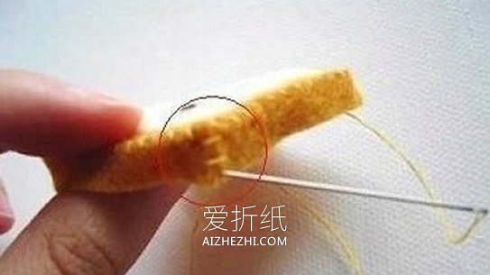 怎么用不织布做小挂件 手工布艺可爱挂件制作- www.aizhezhi.com