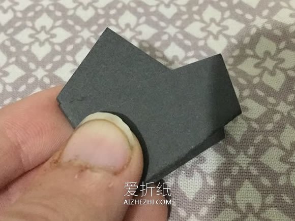 怎么折纸桃心最简单图解 最容易学的心形折法- www.aizhezhi.com