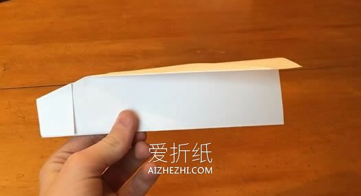 飞起来很稳的纸飞机怎么折 简易飞机折叠教程- www.aizhezhi.com