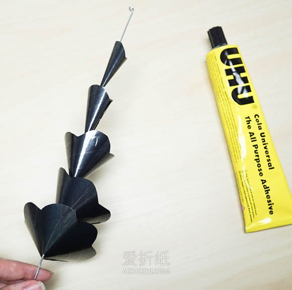 怎么做玫瑰花简单又漂亮 胶带手工制作玫瑰花- www.aizhezhi.com