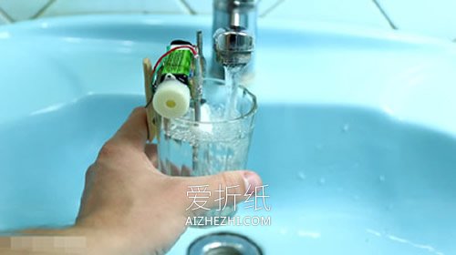 怎么做水满提醒装置 水满警报器小发明制作- www.aizhezhi.com