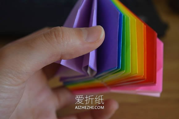 怎么折纸无限翻烟花的折法步骤图解- www.aizhezhi.com
