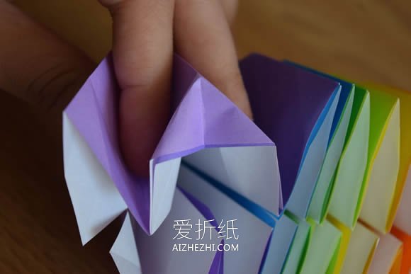 怎么折纸无限翻烟花的折法步骤图解- www.aizhezhi.com