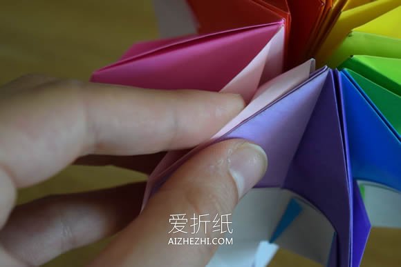 怎么折纸无限翻烟花的折法步骤图解- www.aizhezhi.com