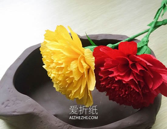 怎么用皱纹纸做母亲节康乃馨花的手工制作教程- www.aizhezhi.com