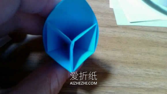 怎么简单手工折纸立体五瓣花的方法图解- www.aizhezhi.com