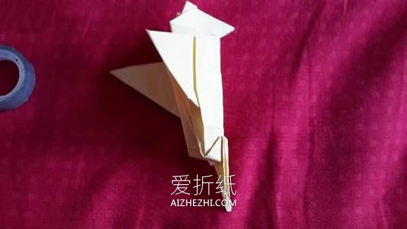 怎么手工折纸很酷的纸飞机的方法图解- www.aizhezhi.com