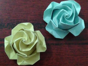 怎么手工折纸卷心玫瑰花的步骤图解