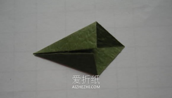 怎么简单折纸制作郁金香花拼贴画的方法图解- www.aizhezhi.com