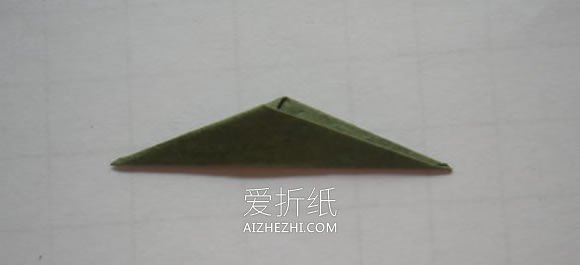 怎么简单折纸制作郁金香花拼贴画的方法图解- www.aizhezhi.com