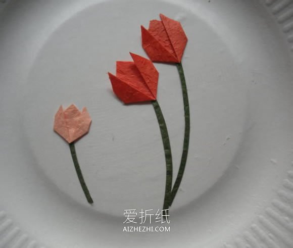 怎么简单折纸制作郁金香花拼贴画的方法图解- www.aizhezhi.com