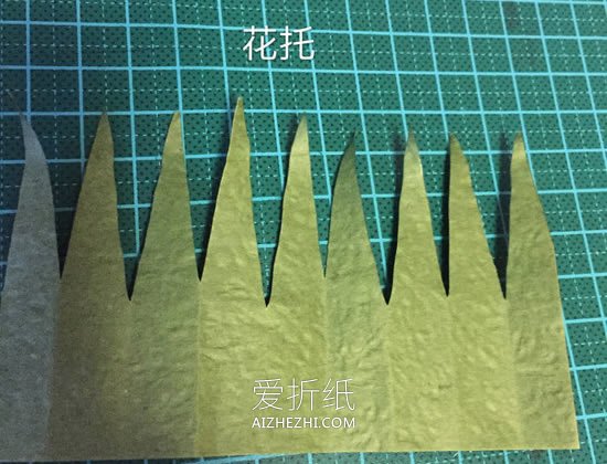 怎么简单做纸藤野菊花的方法图解教程- www.aizhezhi.com