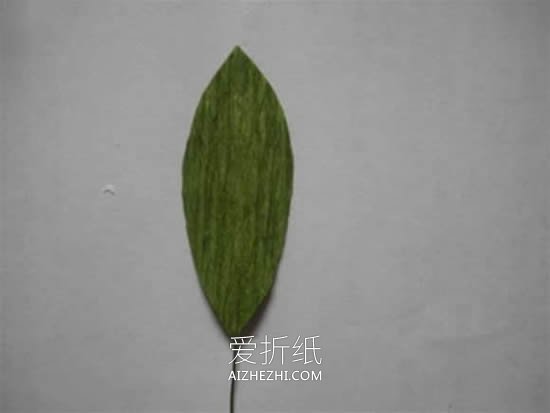 怎么用皱纹纸做矮牵牛花的手工教程- www.aizhezhi.com