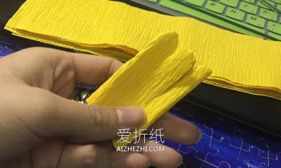 怎么用皱纹纸手工制作太阳花的方法图解- www.aizhezhi.com