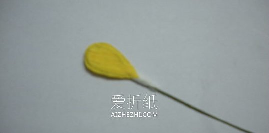 怎么用皱纹纸做蝴蝶兰的手工教程图解- www.aizhezhi.com