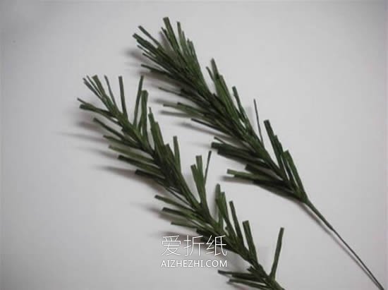 怎么用皱纹纸手工制作波斯菊的图解教程- www.aizhezhi.com