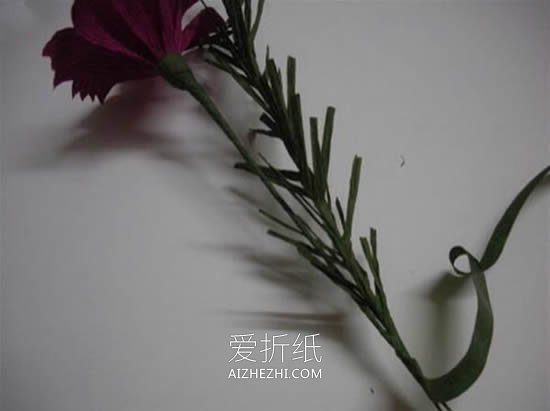 怎么用皱纹纸手工制作波斯菊的图解教程- www.aizhezhi.com