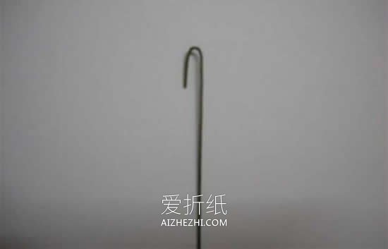 怎么用皱纹纸手工制作波斯菊的图解教程- www.aizhezhi.com