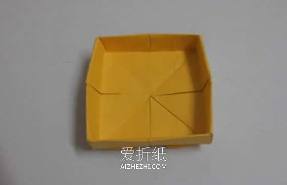 怎么折纸正方形四叶草礼品盒的折法图解- www.aizhezhi.com