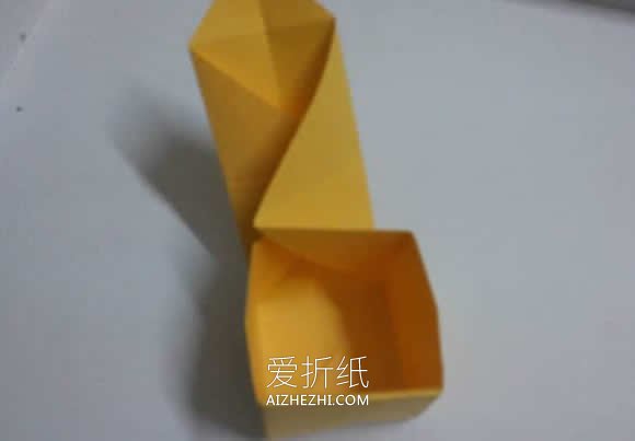 怎么折纸正方形四叶草礼品盒的折法图解- www.aizhezhi.com