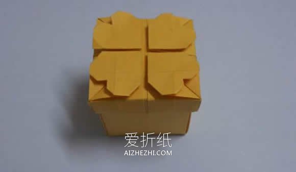 怎么折纸正方形四叶草礼品盒的折法图解- www.aizhezhi.com