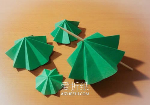 怎么用卡纸做圣诞树的简单手工教程- www.aizhezhi.com